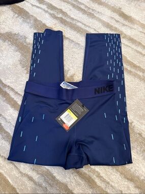 Nike Womens Leggings NWT